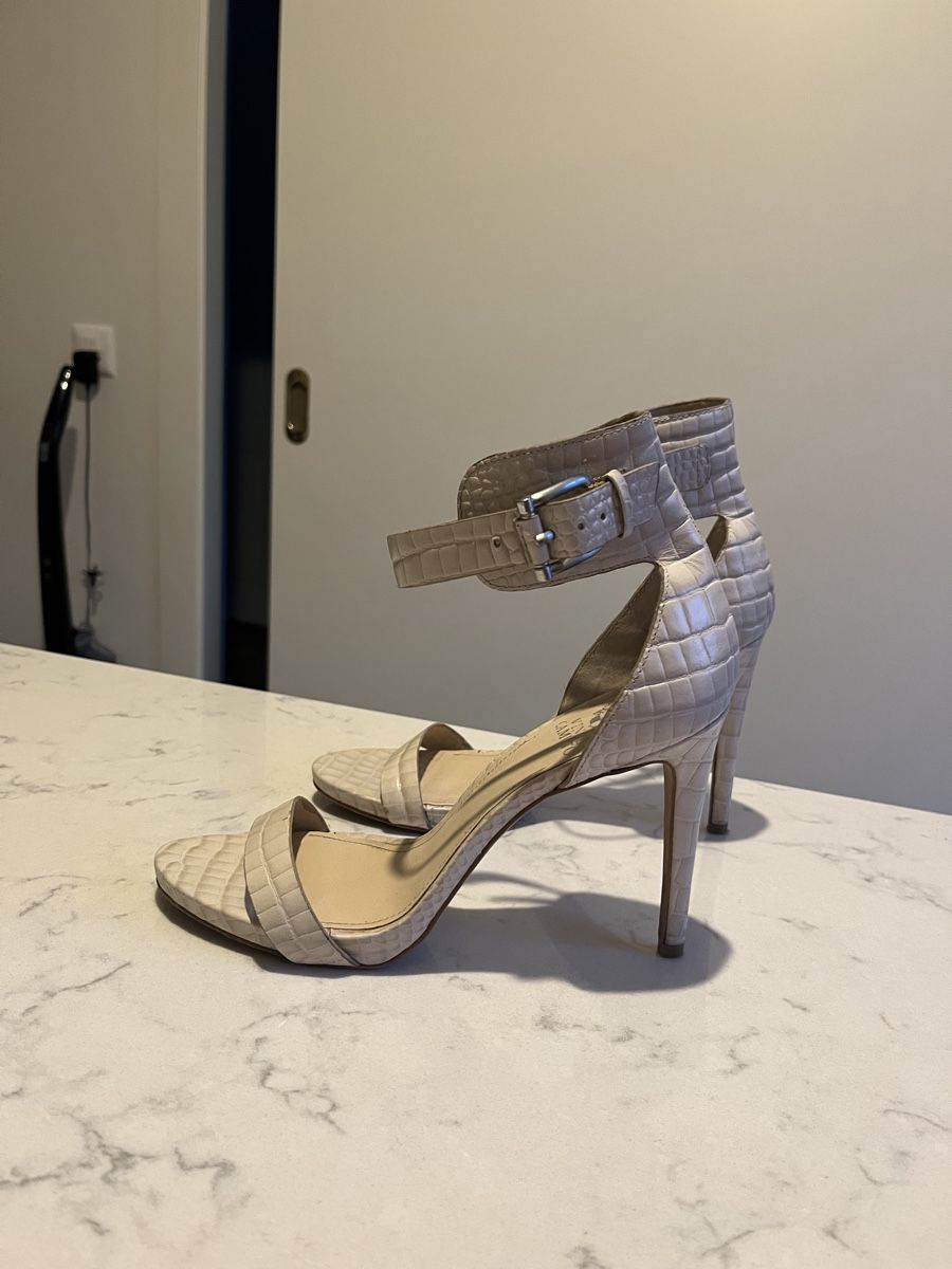 Scarpe da donna: Vince Camuto Beige Heels, size 8.5 US – Usato da Mies venduto da nic_yk5d 2