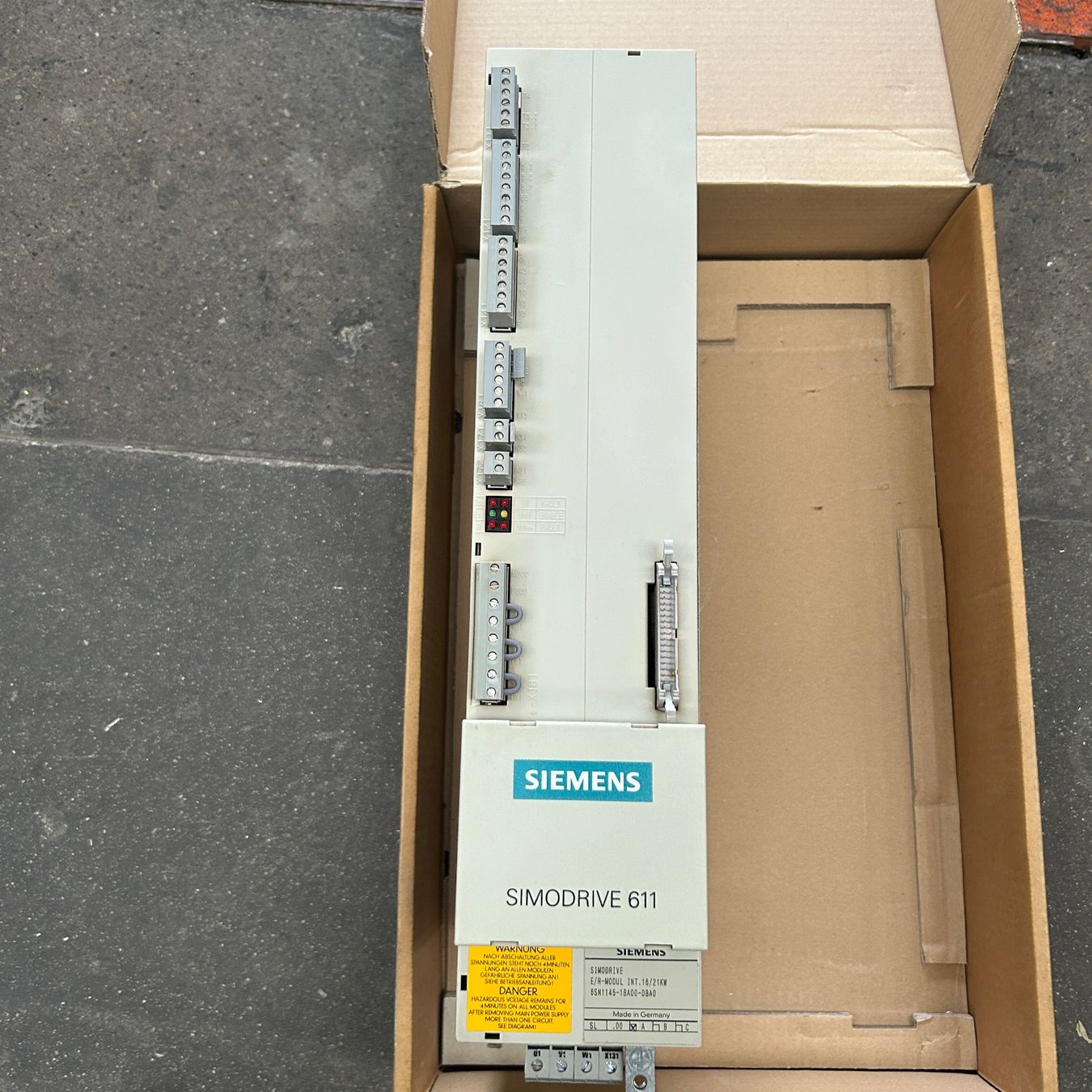 Siemens Componenti elettronici: Siemens Simodrive 611 E/R-Modul Int. 16/21kW – Usato da Untersiggenthal venduto da sinamoll