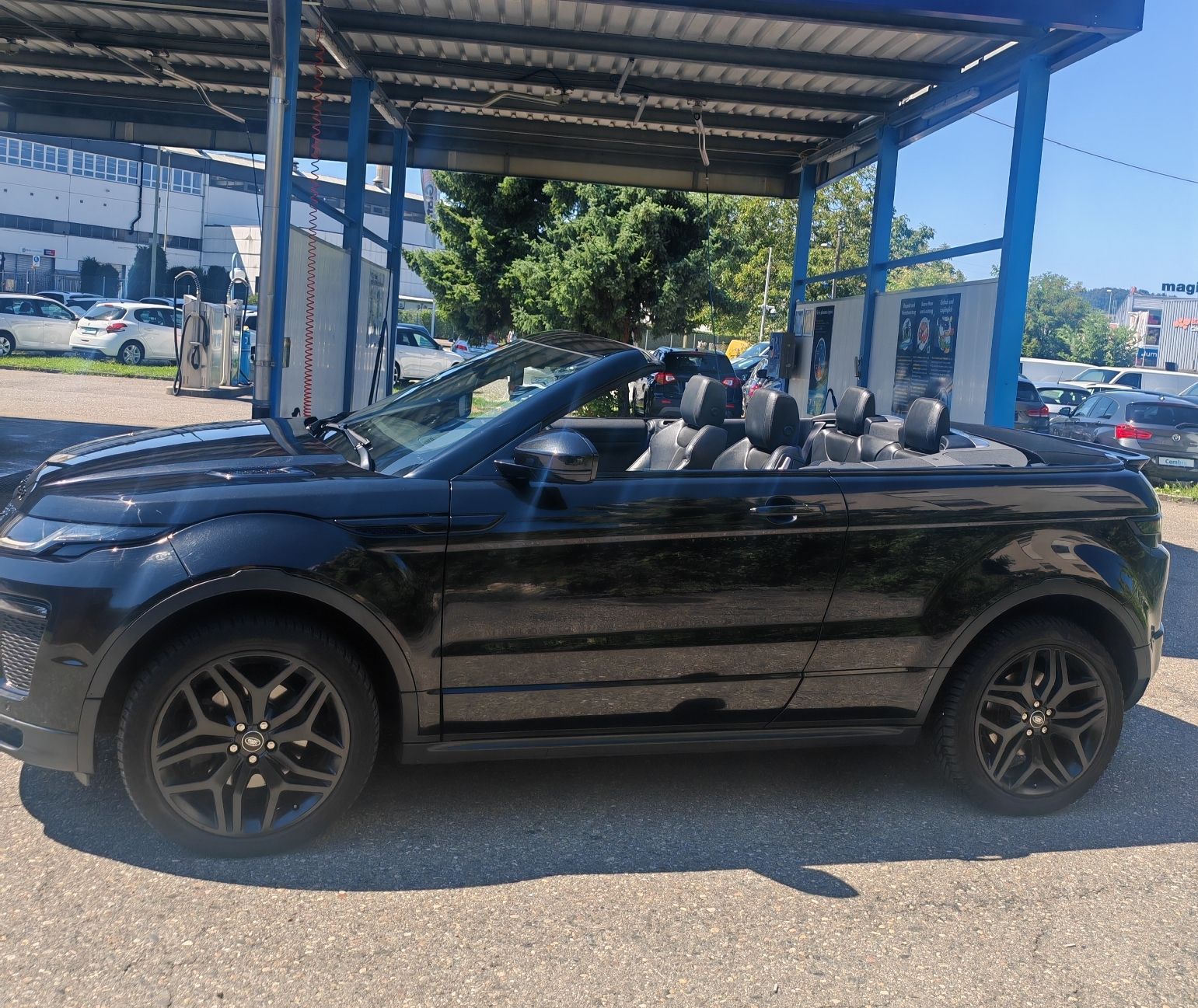 Land Rover Automobili: Range Rover Evoque Cabriolet noir, superbe affaire! – Usato da Basel venduto da ICI-CHEZ-NOUS 4