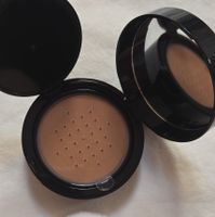 Fonds de teint compact avec miroir noir NEUF