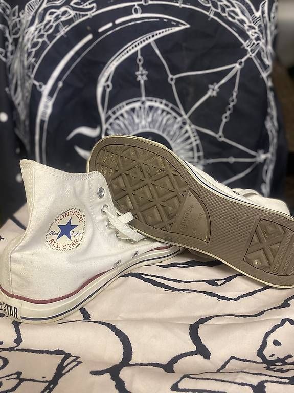 Herrenschuhe: Converse All Star Chucks High Gr. 42.5 – Gebraucht aus Bottmingen von Bordsteinkante 1