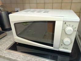 Einfache Mikrowelle, funktioniert
