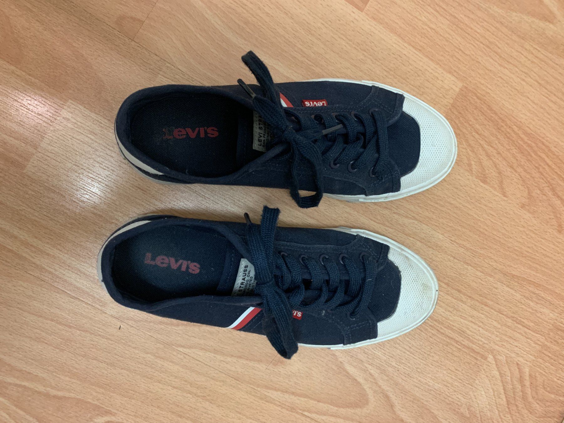 Scarpe per ragazze: Schuhe Levi's – Usato da Zug venduto da quaqua