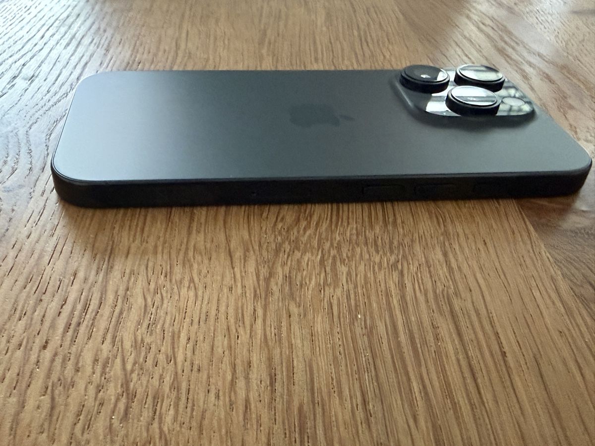 Apple Handys / Smartphones: iPhone 16 Pro 512 GB, 98% Akku – Neu (gemäss Beschreibung) aus Widnau von Ronny55 6