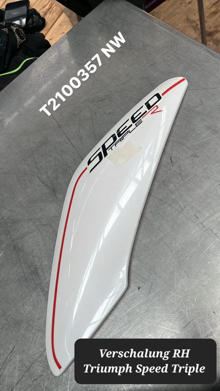 Triumph Alle Motorradersatzteile: Triumph Speed Triple Verschalung RH T2100357 NW – Gebraucht aus Alpnach Dorf von Biker-Lady
