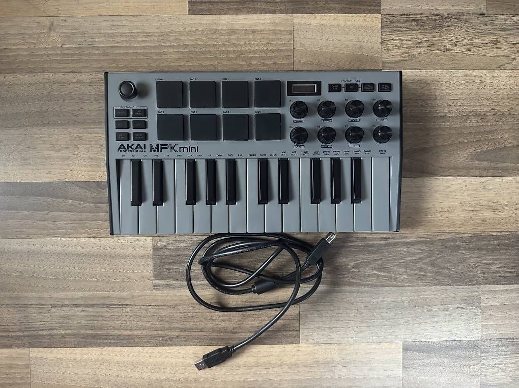 Strumenti musicali: Akai MPK Mini MK3 – Usato da Niederscherli venduto da Noe7705