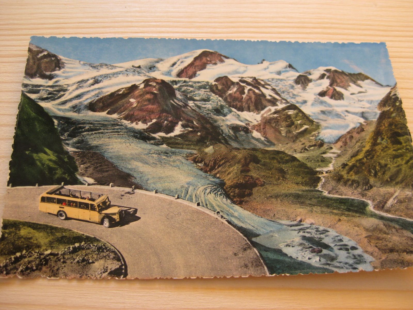 Cartoline postali: AK Sustenstrasse mit Postauto – Usato da Malters venduto da Marosko