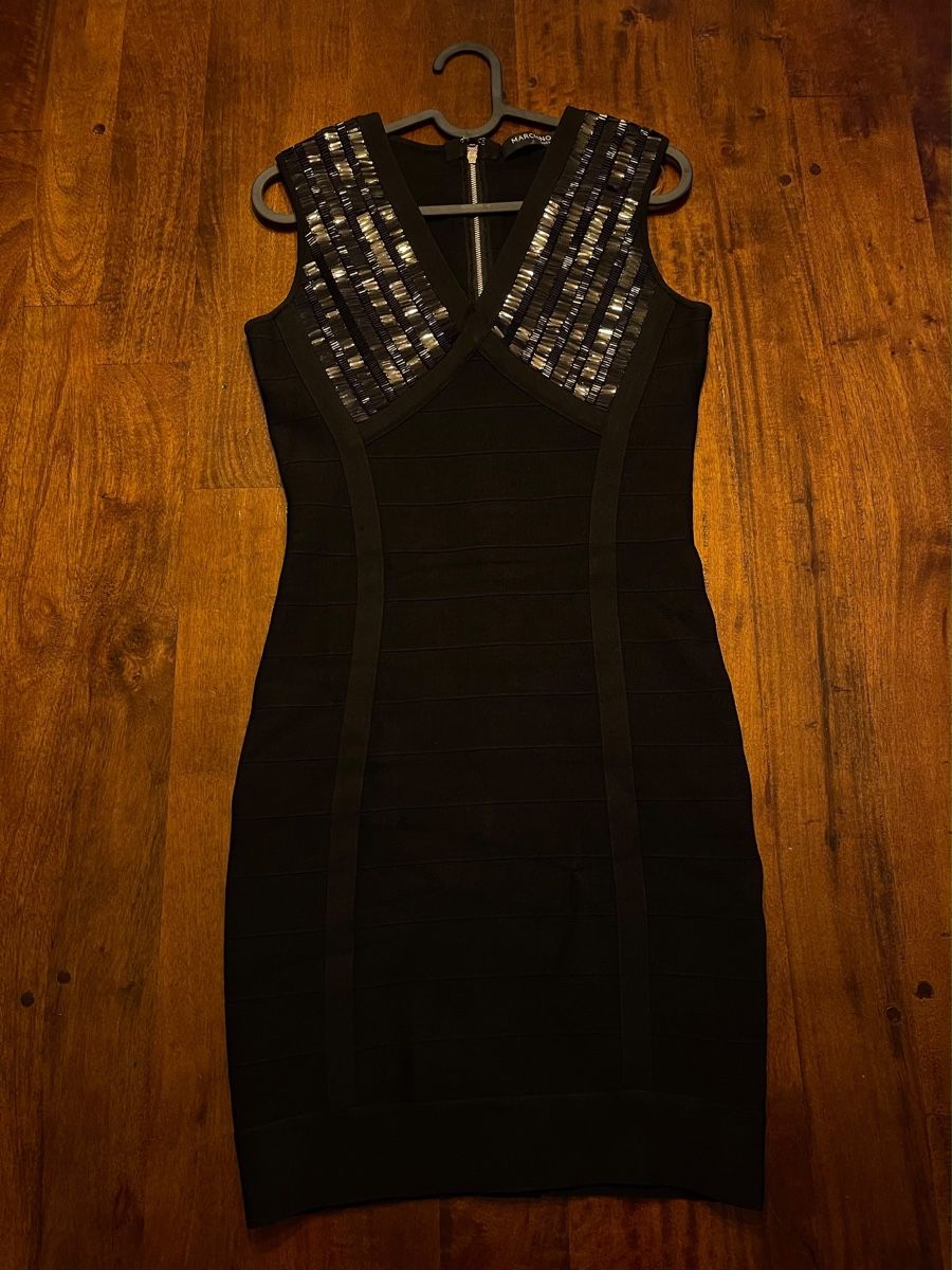 Guess Lotti di vestiti: 7 Kleider von Guess – Usato da Hombrechtikon venduto da Lara01 7