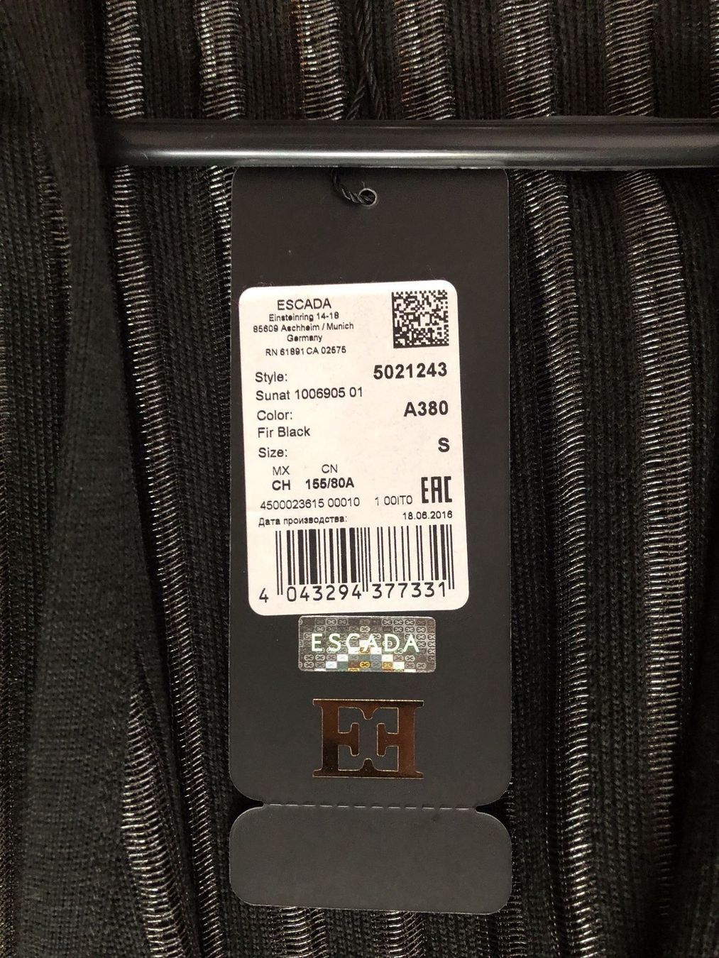 Escada Gilet & Giacche senza maniche: Escada lange Weste schwarz-silber – Nuovo e nell'imballaggio originale da Unterseen venduto da amj_zz7j 2