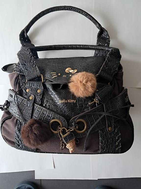 Taschen für Damen: div. Handtaschen fabrikneu – Gebraucht aus Dietikon von m53