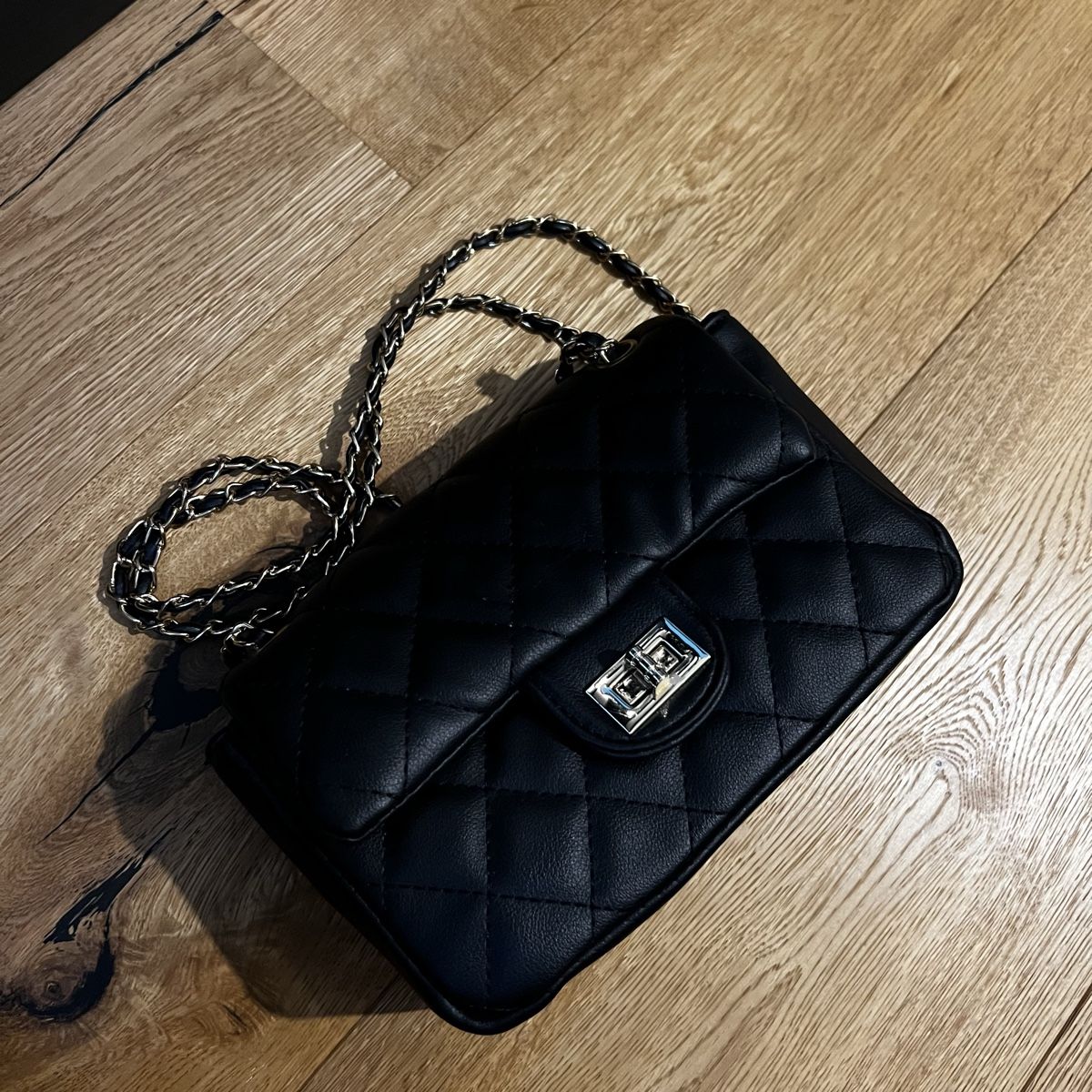Borse da donna: Handtasche Shoulder Bag Schwarz – Usato da Chur venduto da noe_mh8b