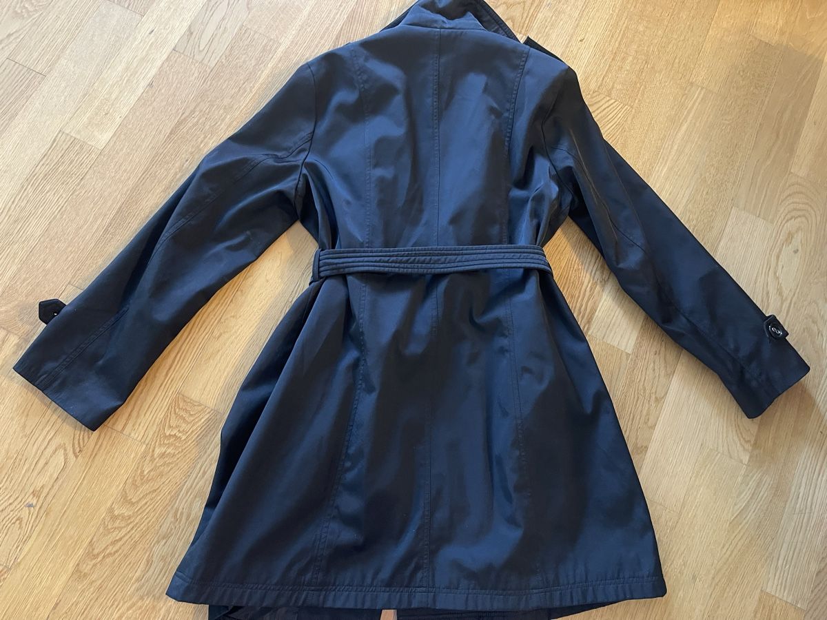Max Mara Cappotti: Trenchcoat MaxMara - Schwarzer Trenchcoat - Grösse 40 – Usato da Rüschlikon venduto da leo_mwz2 1