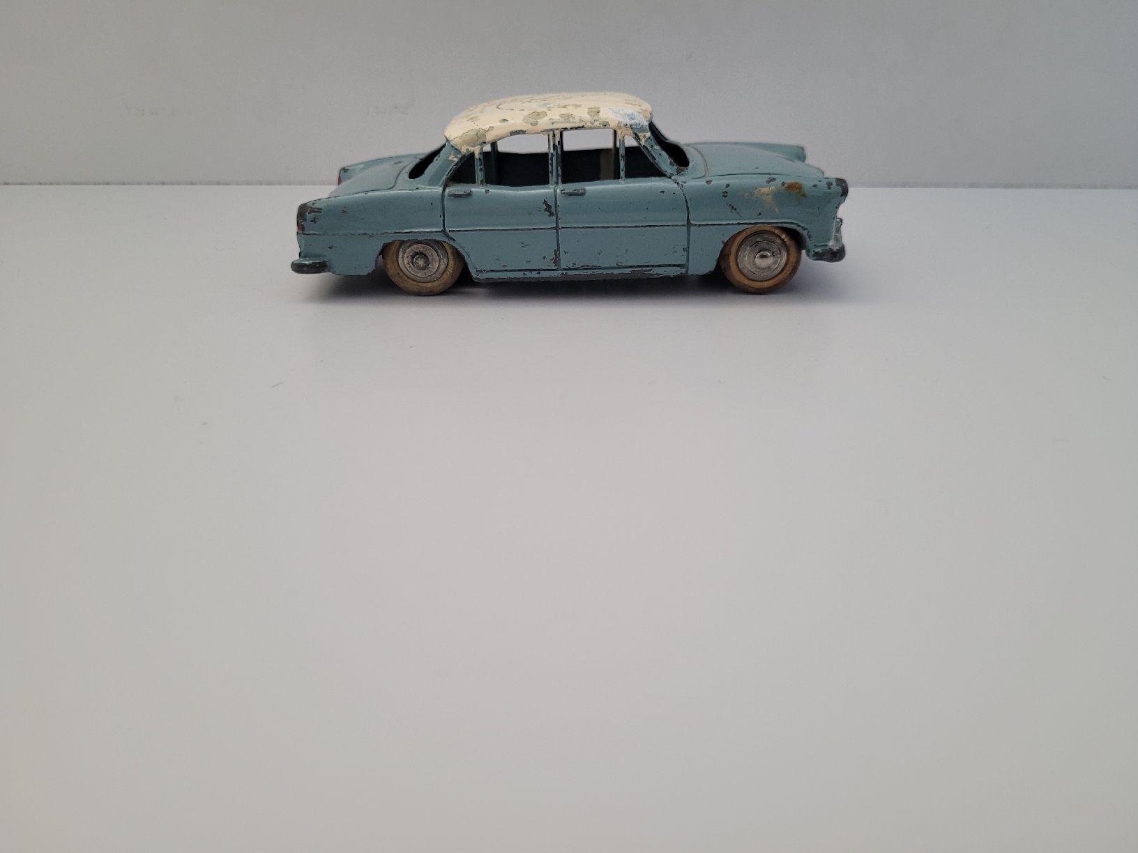 Dinky Toys Modellini d'auto: SIMCA VERSAILLES (1/43) DINKY TOYS – Usato da Zumikon venduto da tho_9zm8