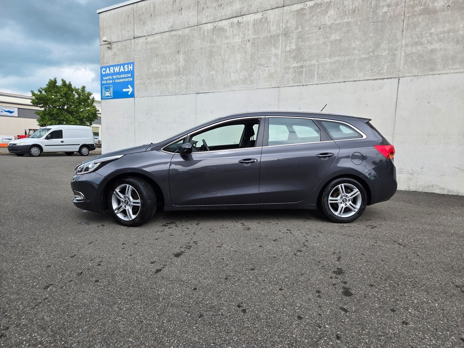 Kia Autos: KIA Cee'd Sportswagon – D'occasion à Weiach par magdalena_s 1