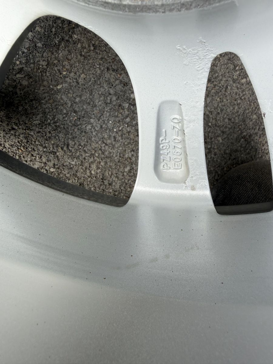 Toyota Cerchioni: Original Toyota Auris Felgen – Usato da Mollis venduto da BSL10 8
