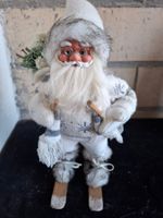 Weihnachtsfigur Weihnachtsmann auf Skiern gebraucht