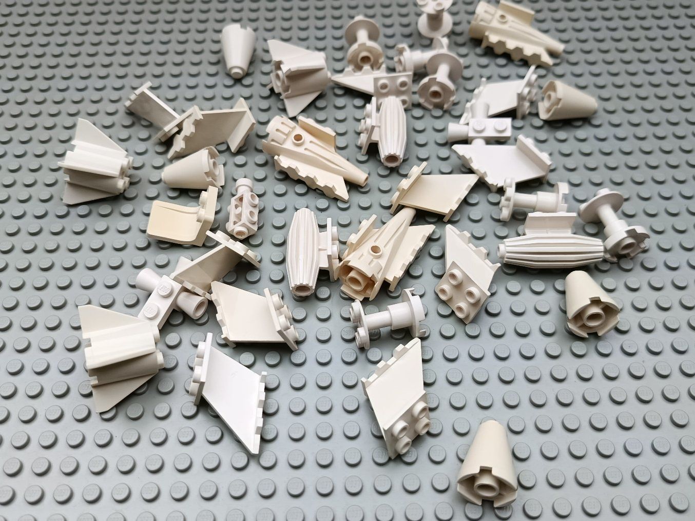 Lego Kit di costruzioni: LEGO Space - diverse, weisse Teile – Usato da Muhen venduto da Legoholic 1