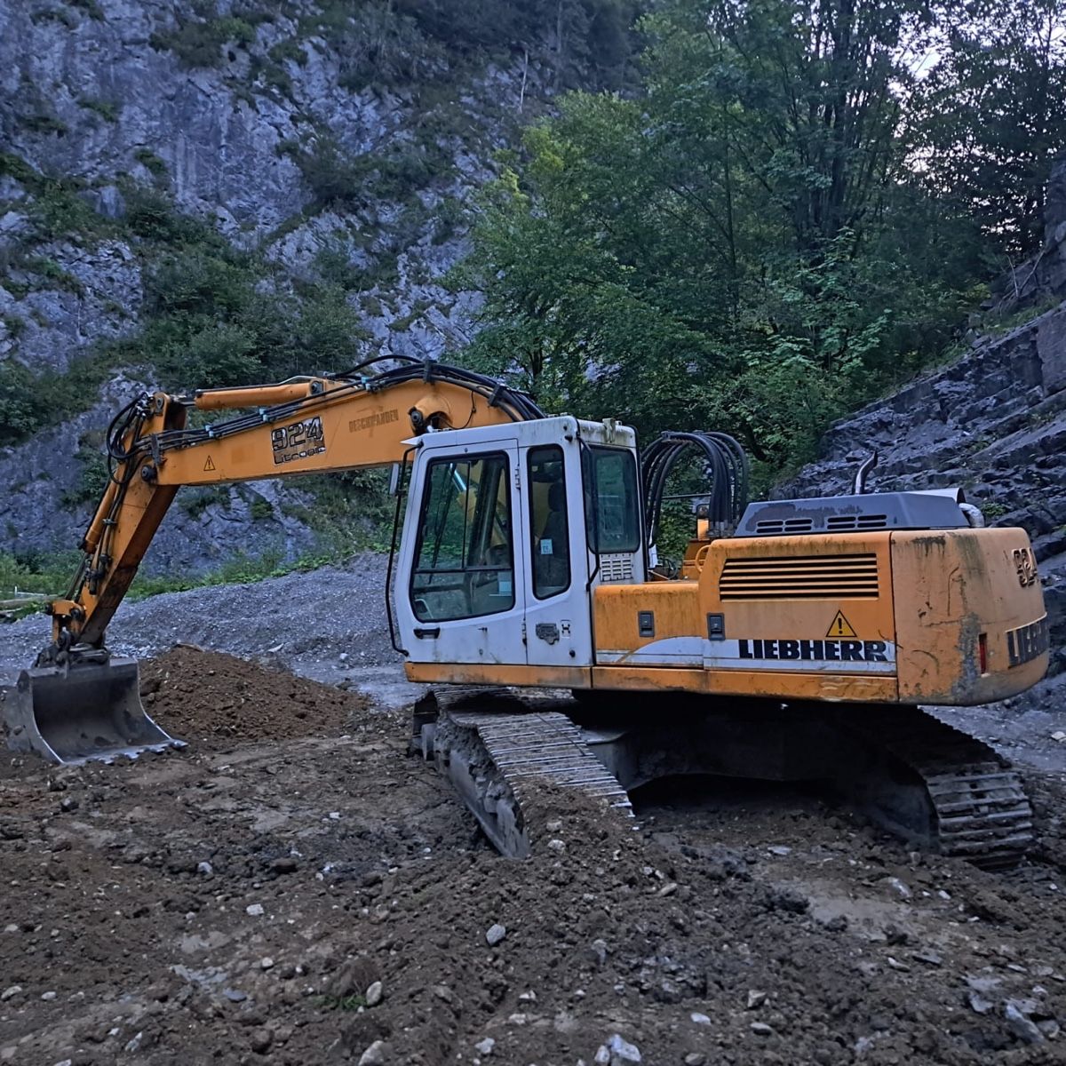 Liebherr Escavatori: Bagger Liebherr 924 R – Usato da Niederbipp venduto da baggerch 4