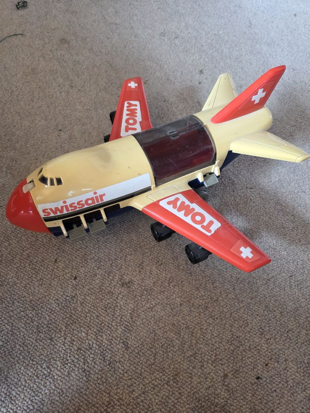 Spielzeuge: Tomy Swissair Jumbo Jet – Defekt aus Rothrist von rsu_96pl