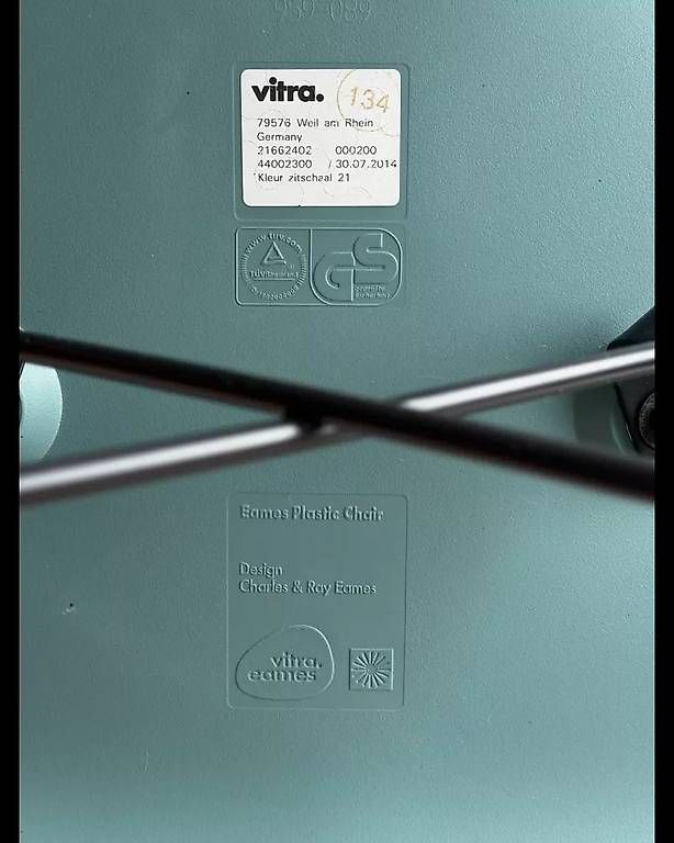 Vitra Stühle: Chaise Eames Plastic Side chair DSW - VITRA Stuhl – Gebraucht aus Savièse von KITATORI.ch 4