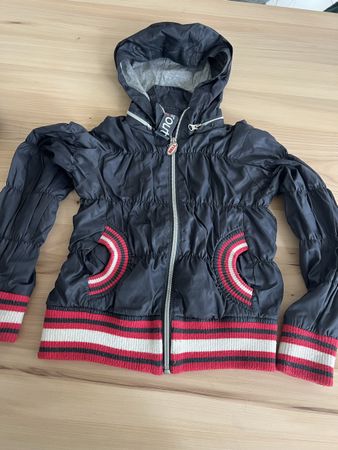 Jacke mit Kapuze farout Grösse 128 guter Zustand
