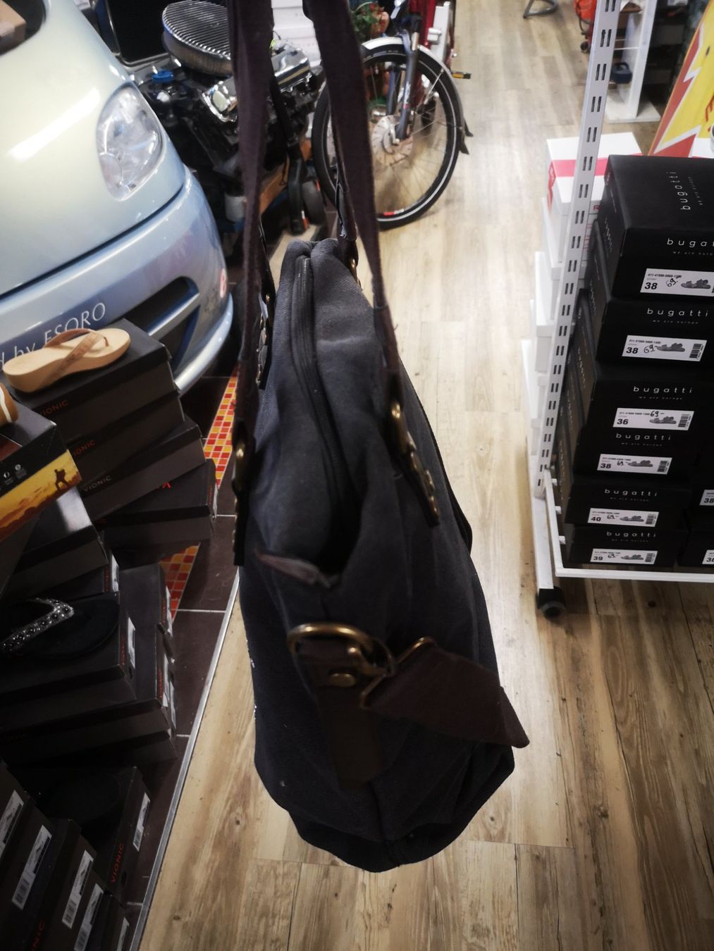 Taschen für Damen: Handtasche – Neu und originalverpackt aus Möhlin von Highwaytom 1