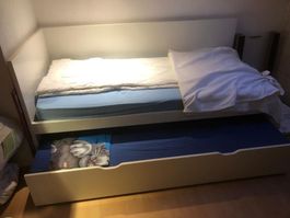 Kinderbett mit Ausziehbettfunktion weiss guter Zustand