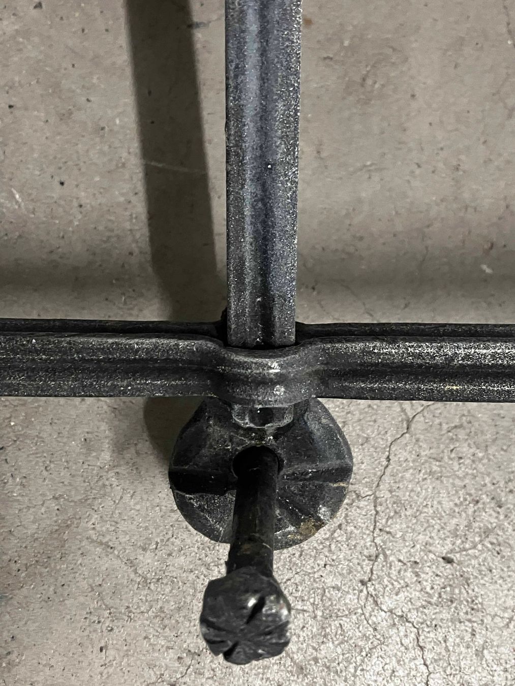 Griglie e Inferriate: Fenstergitter antik – Usato da Chur venduto da a6g_6xzv 1
