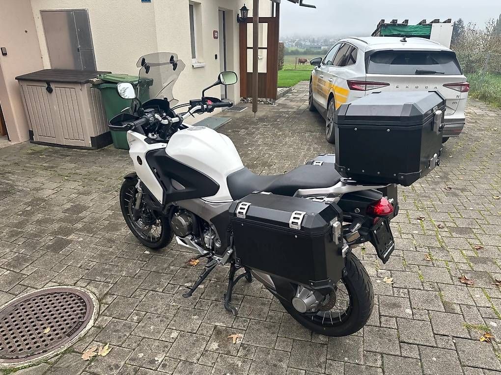Touring: Honda VFR 1200 Crosstourer – D'occasion à Wallenwil par Stevenwild1997