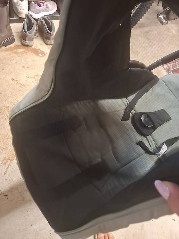 Poussette: Gebrauchter Buggy – D'occasion à Wilchingen par dil_pk5r