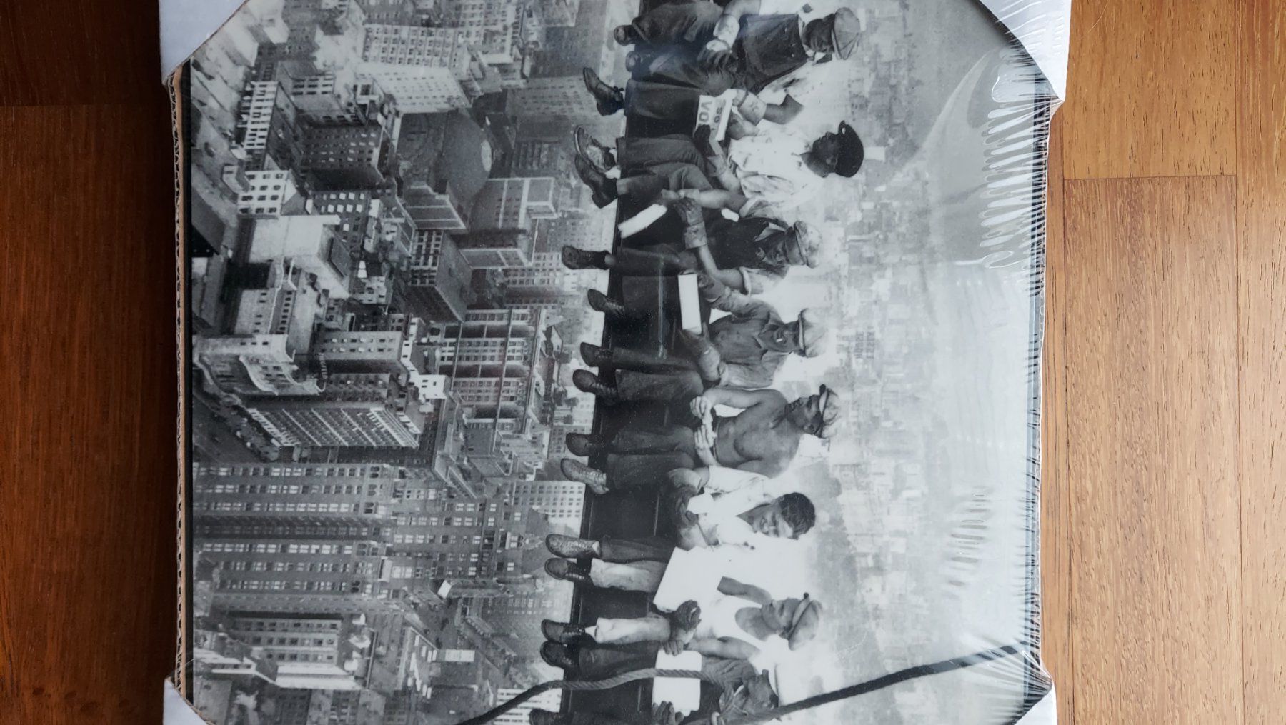 Foto & Immagini: Bild - Eating above Manhatten – Nuovo (secondo la descrizione) da Küssnacht am Rigi venduto da Mukare 1