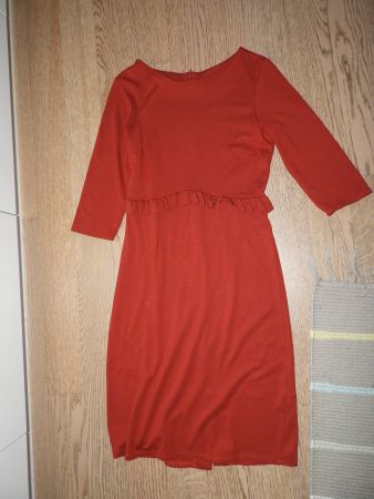 Damen Kleid rot mit Volant Ärmel dreiviertel, Grösse 38