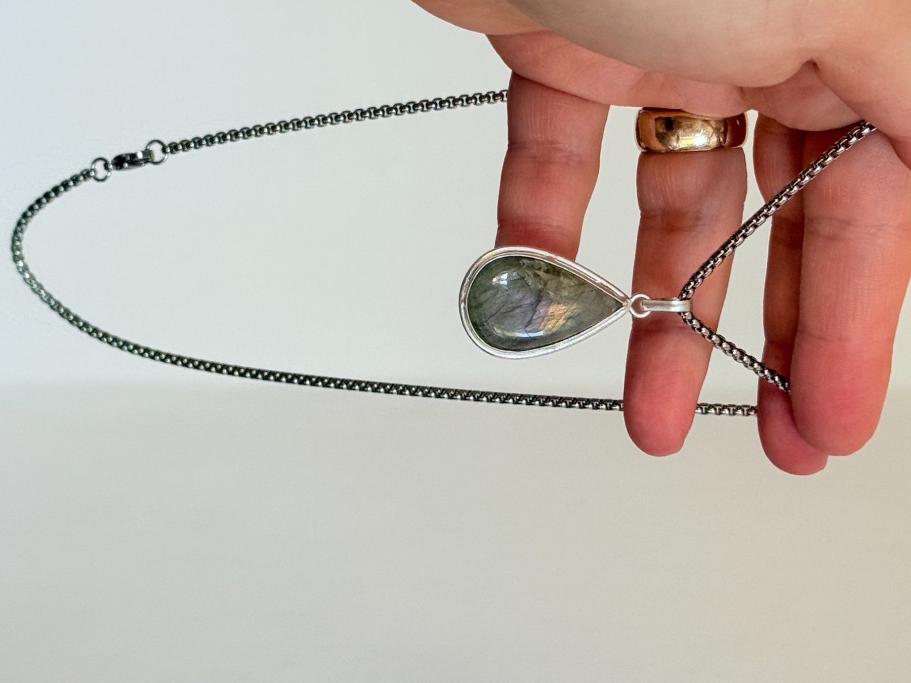 Catenine: Collier labradorite, élégant et tendance ✨ – Nuovo e nell'imballaggio originale da Genève venduto da AWWA 2