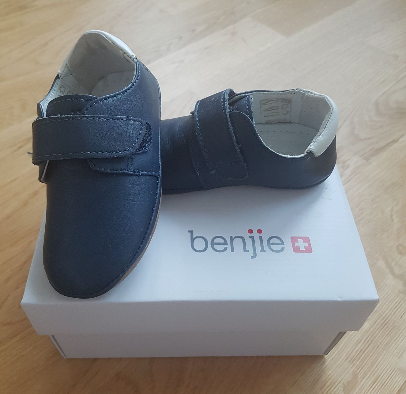 Scarpe per ragazzi: BENJIE - pantoufle premiers pas, pointure 22 – Usato da Genève venduto da valmath