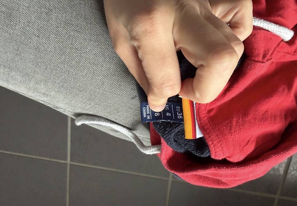 Maglioni & Felpe: ELLESSE CROPPED HOODIE – Usato da Affeltrangen venduto da janaleiin 2