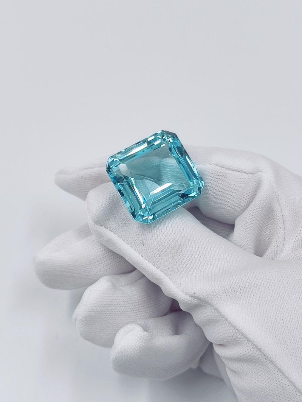 Pietre preziose: 1 AQUAMARIN 66.92 CT. – Usato da Luzern venduto da EdiGem 7