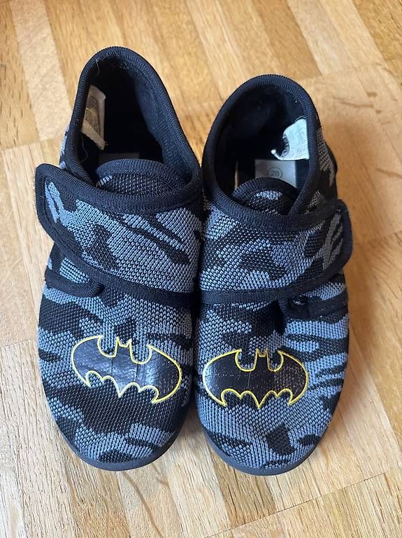 Schuhe für Jungen: Hausschuhe – Gebraucht aus Bern von ann_gabrielle