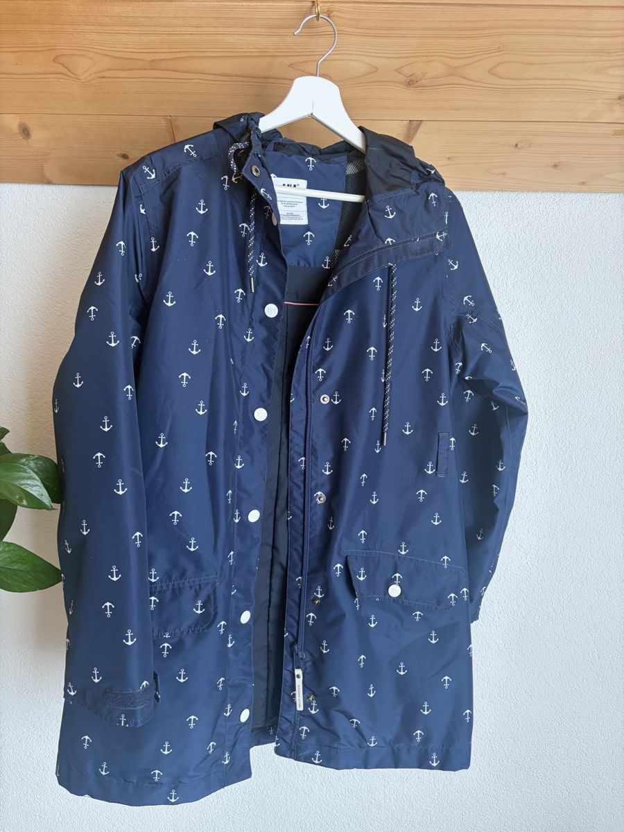 Helly Hansen Cappotti: Helly Hansen Regenjacke – Usato da Rüderswil venduto da dariasophialuisa