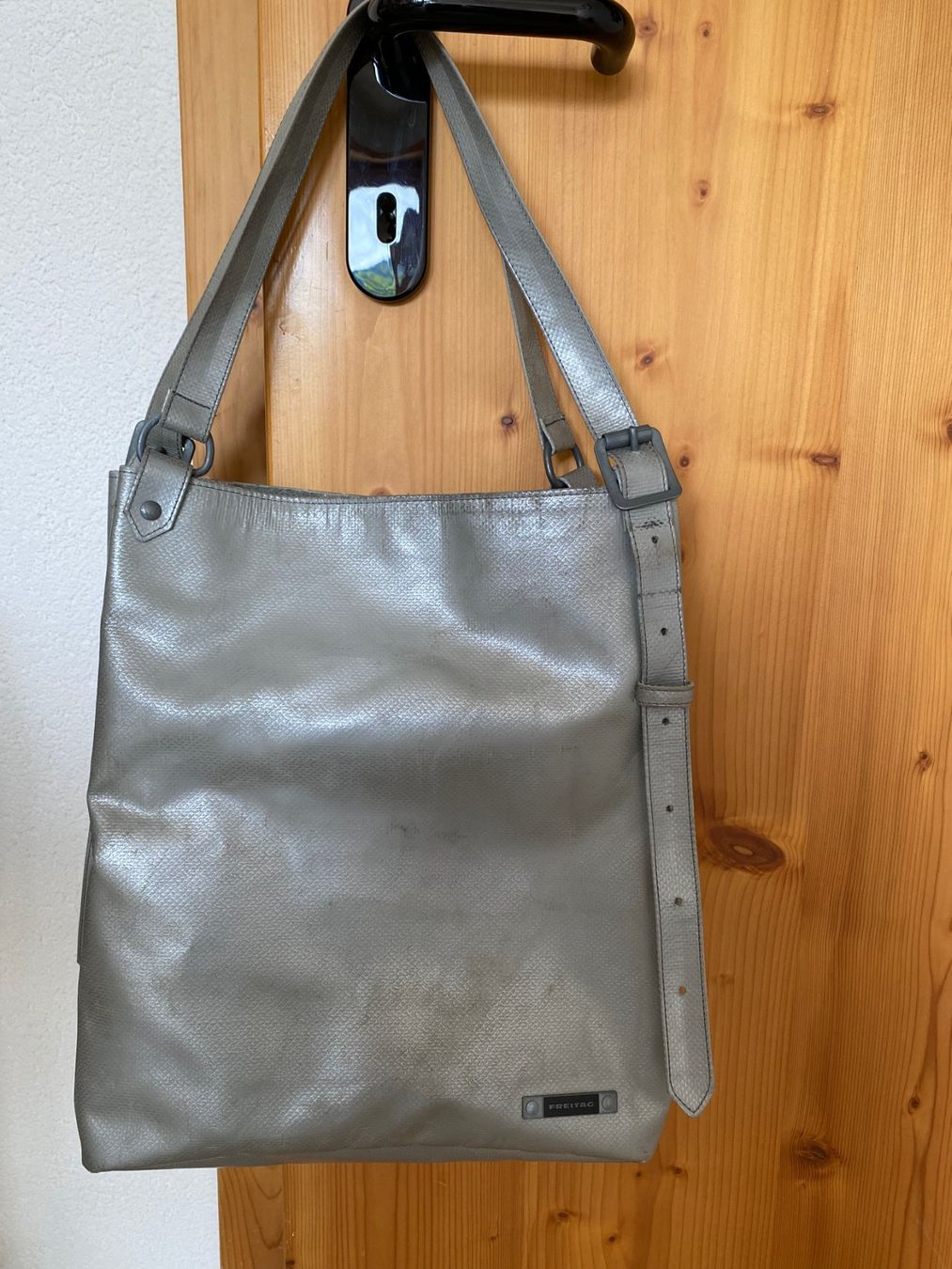 Freitag Sacs: Freitag Tasche, Modell Morgenson, Silberfarbig – D'occasion à Fanas par Omibia 5