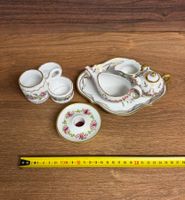 Antikes Porzellan-Teile-Set, Rosen-Dekor, feine Handarbeit