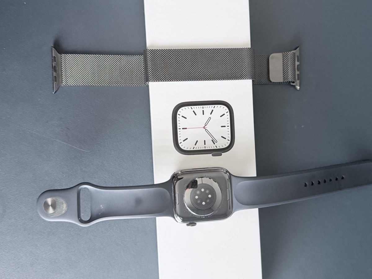 Apple Smartwatch: Apple watch Series  7 – Usato da Zürich venduto da arb_9qhc 1
