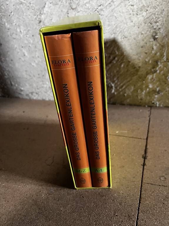 Livres: Gartenlexikon 2 Stk. in einer Box – D'occasion à Neuhausen par Melkun1113 1