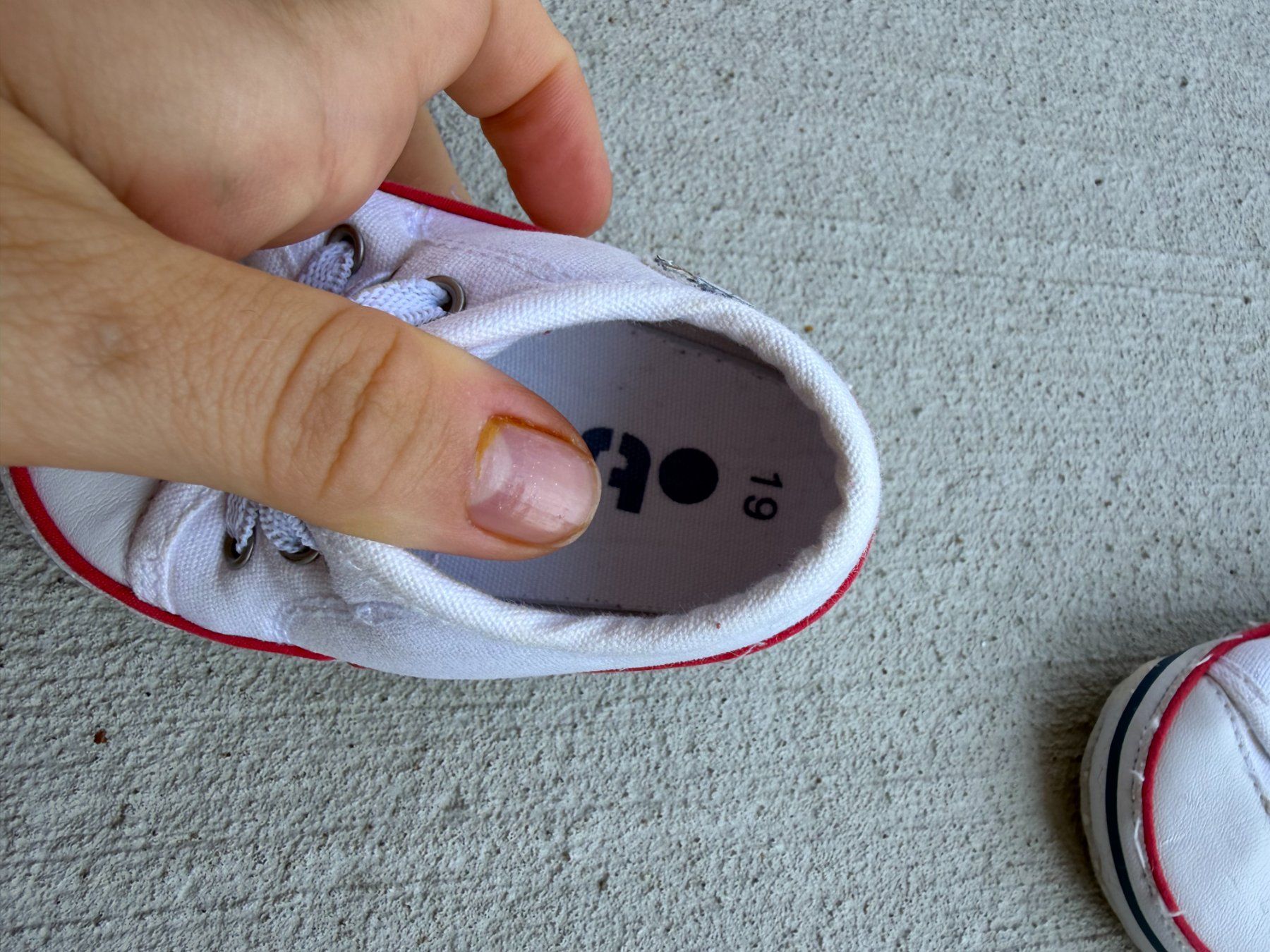 Scarpe per ragazzi: Kleinkind Schuhe weiss rot Grösse 19 – Usato da Riehen venduto da ann_76jw 3