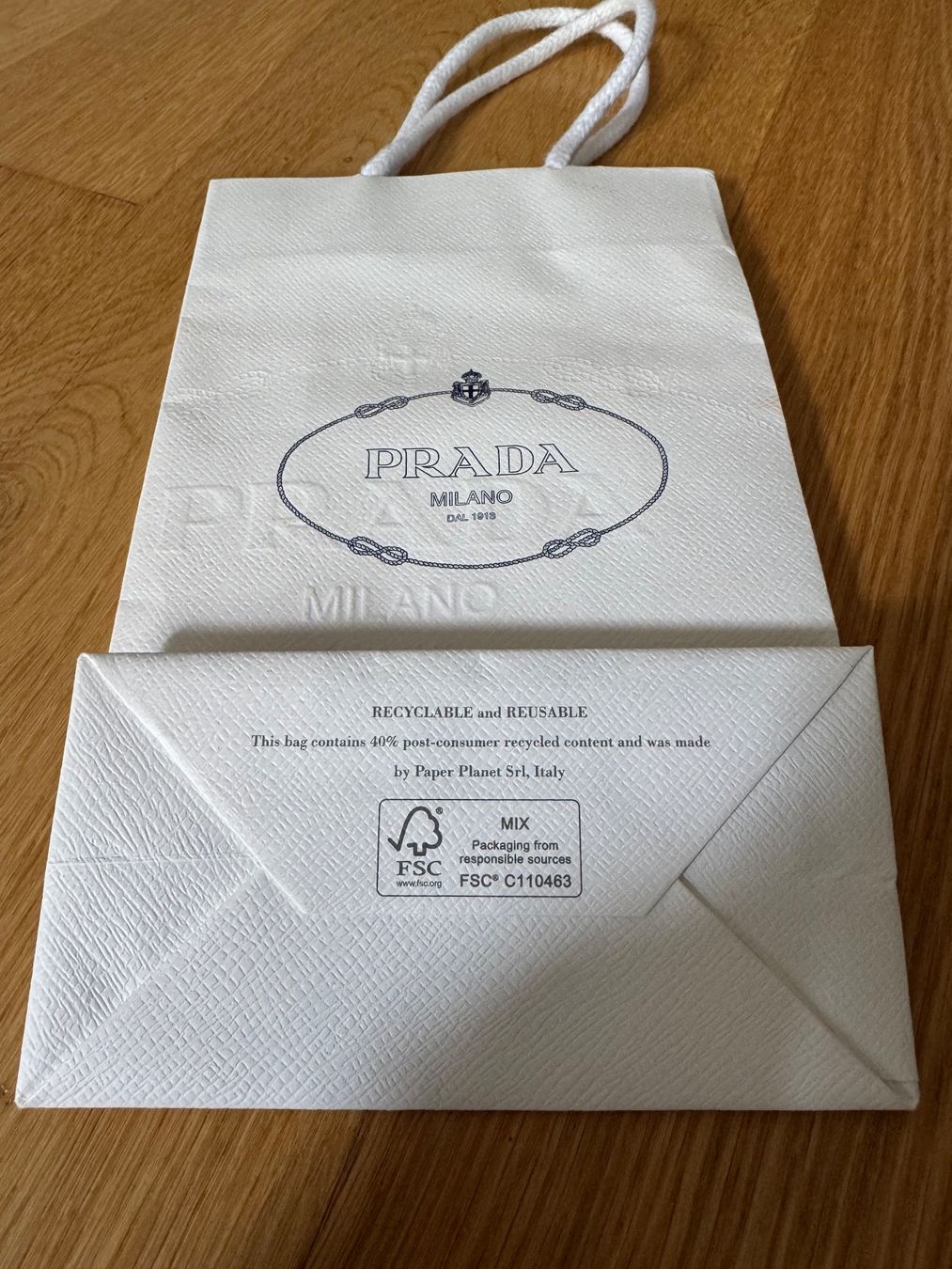Prada Borse: Prada Papier Tragtasche – Usato da Salmsach venduto da bubu61 2