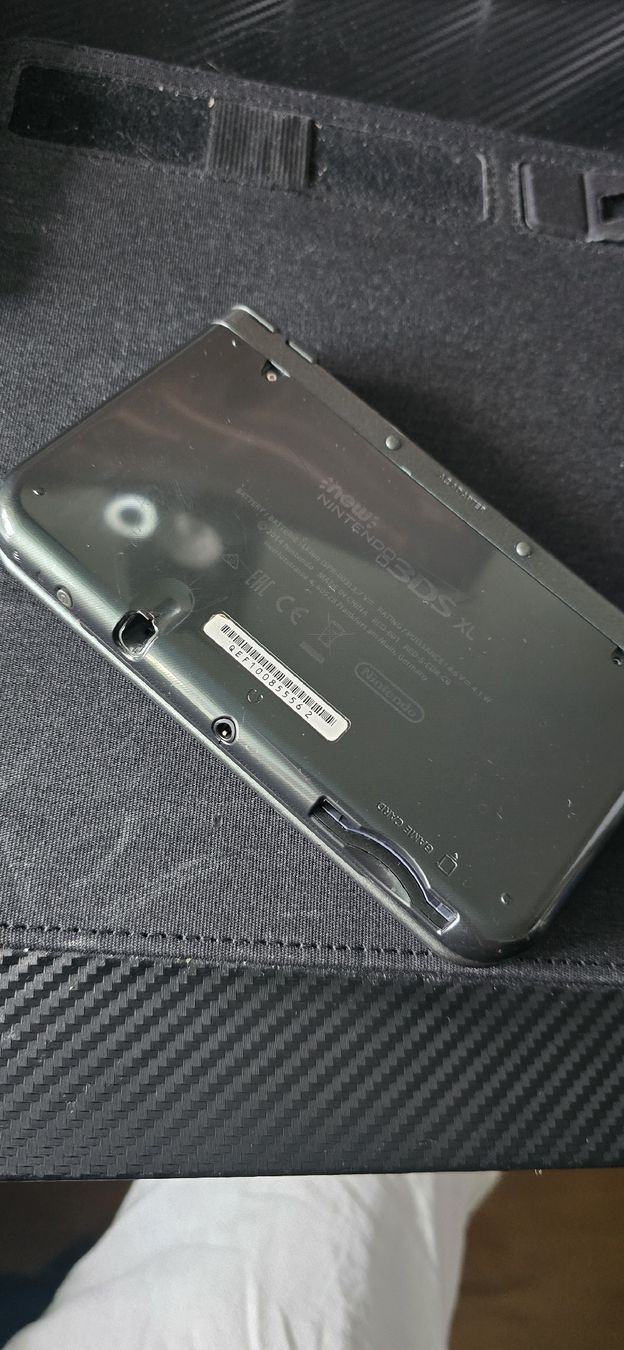 Nintendo Console: New Nintendo 3DS XL Metallic Gray – Difettoso da Egerkingen venduto da bea_rxm7 3
