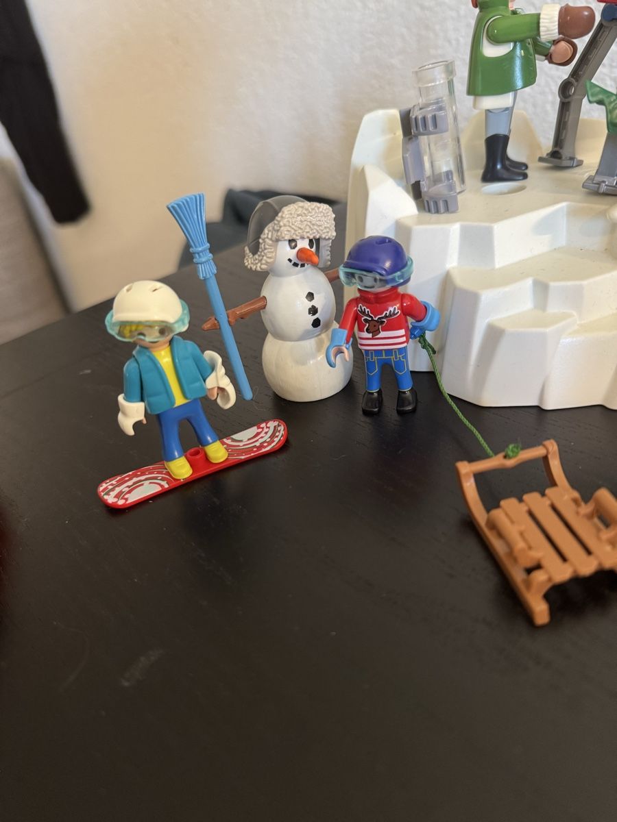 Spielzeuge: Playmobil Winterlandschaft mit Figuren  – Gebraucht aus Bremgarten AG von NIKSELBREM 3