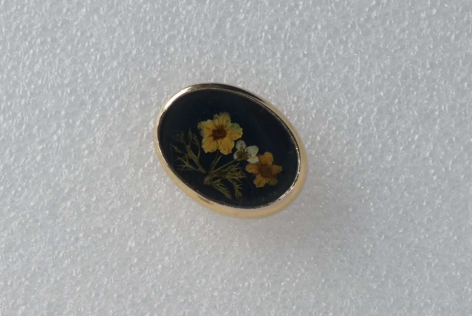 Spille & Fermagli: Brosche oval Trockenblumen Handarbeit Tessin – Usato da Frauenfeld venduto da ZAZ12 1