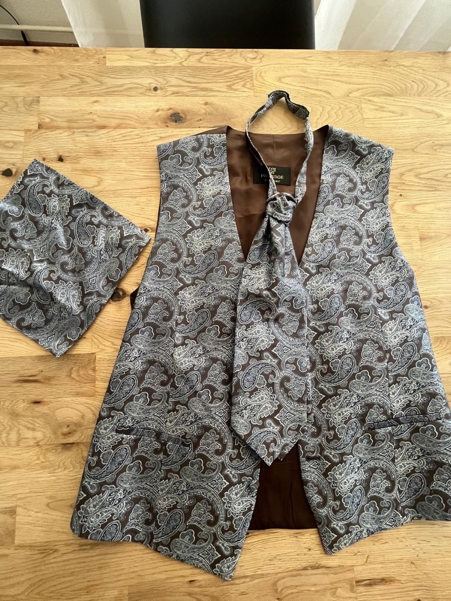 Gilet & Giacche: Herren Weste Krawatte neuwertig Paisley-Muster – Nuovo (secondo la descrizione) da Volketswil venduto da mar_7fvr