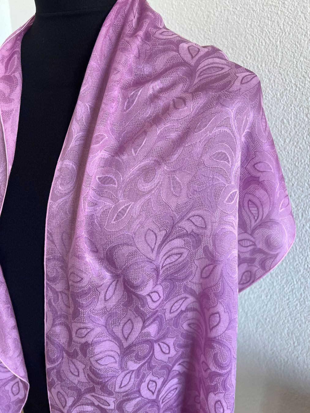 Colora Foulards, Tücher & Schals: Colora Schal, 68% Seide, Helllila, NEU – Neu und originalverpackt aus Worb von farben20zauber 2