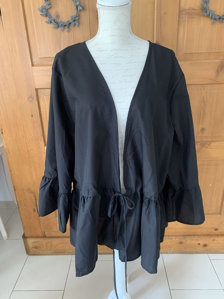 Blusen: Lässige Bluse schwarz Gr. 54 – Neu (gemäss Beschreibung) aus Ellikon an der Thur von Bali1999